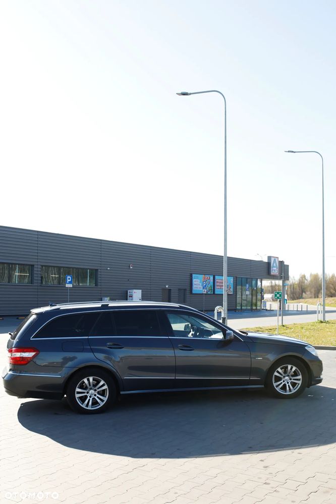 Mercedes-Benz Klasa E 200 BlueEFFICIENCY 7G-TRONIC Elegance - 5