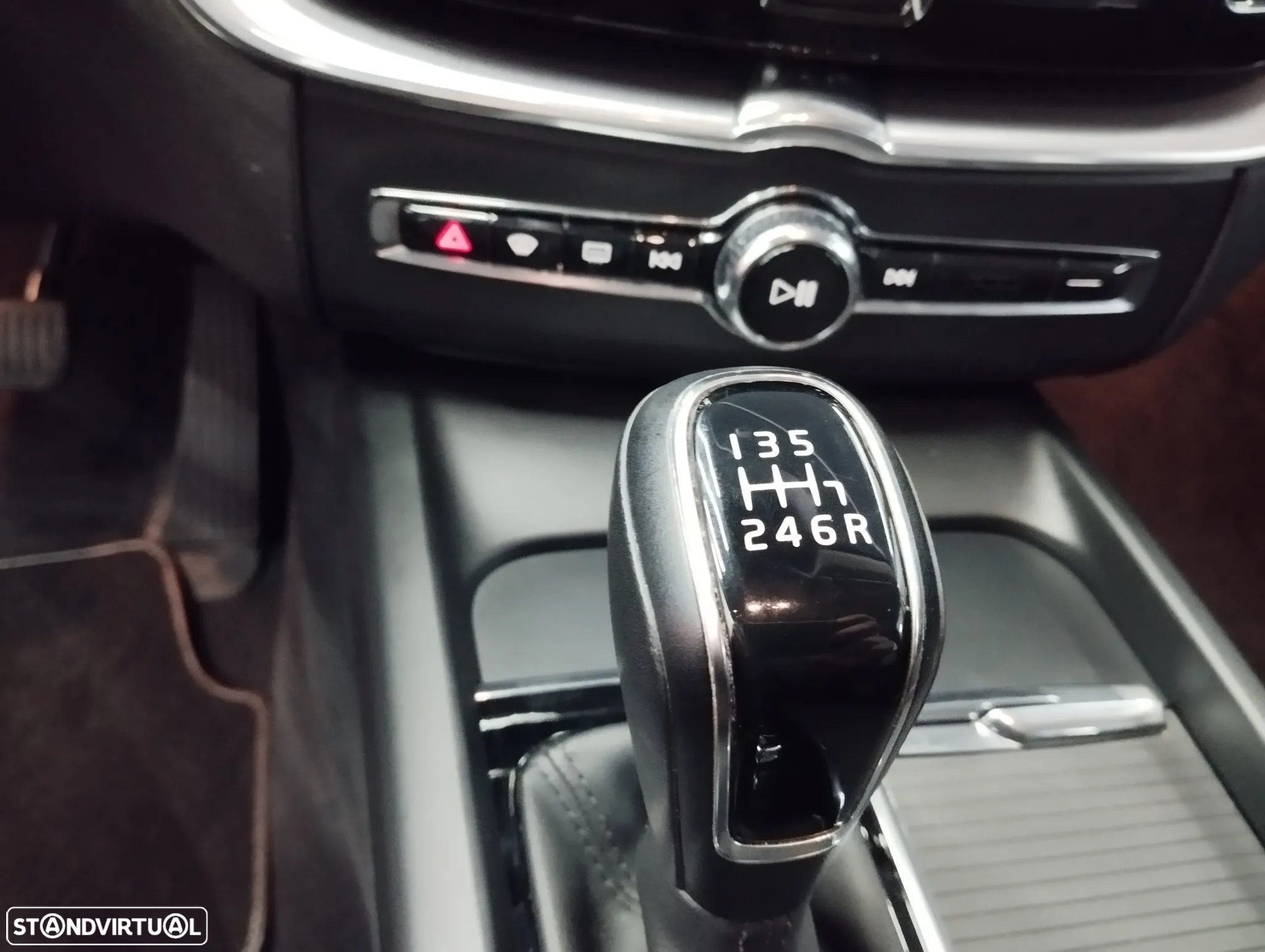 Volvo XC 60 2.0 D3 Momentum - 33