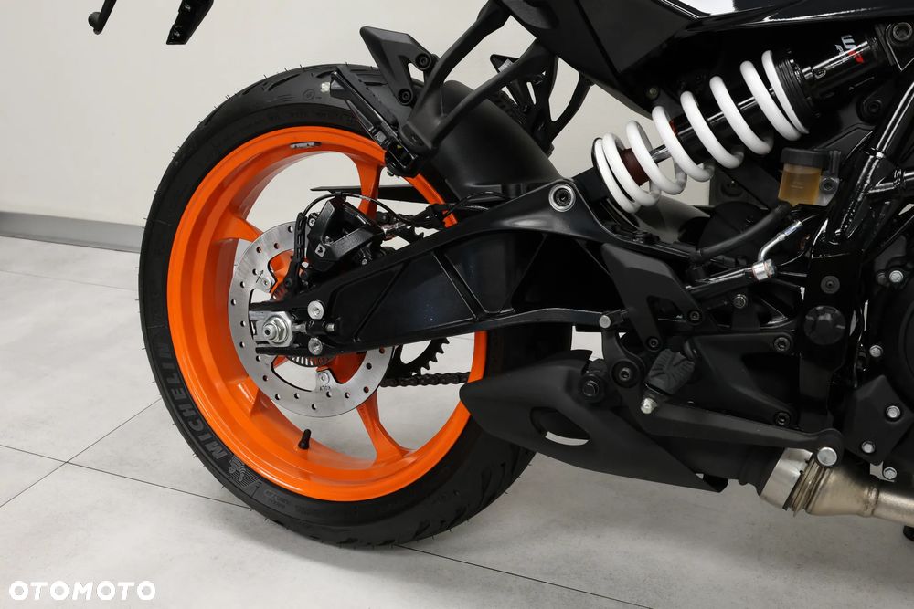 KTM Duke 125 - 35