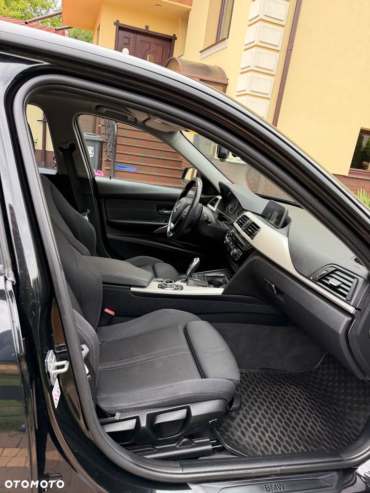 BMW Seria 3 320d Efficient Dynamic Edition Sport Line - 27