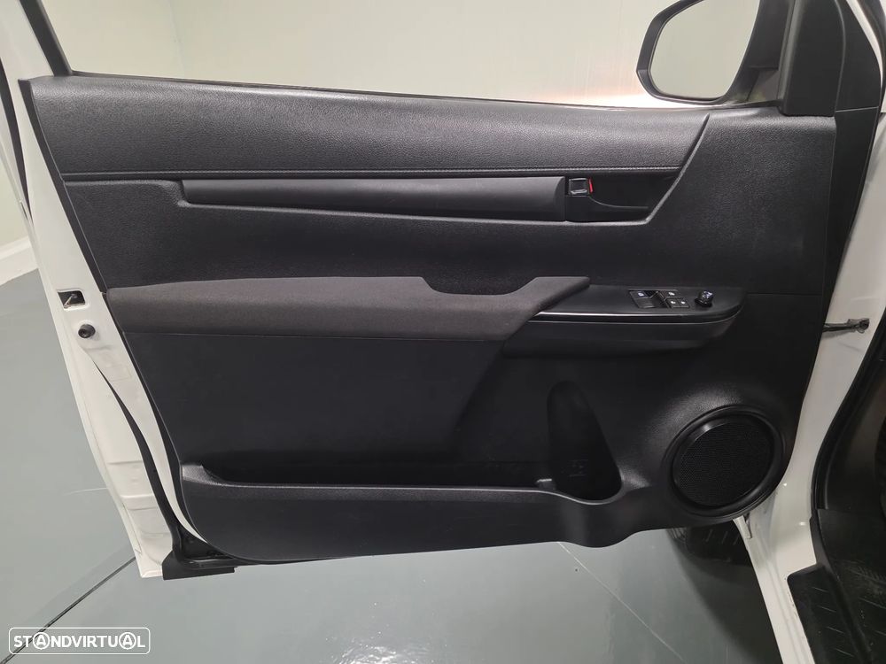 Toyota HILUX  2.4 D-4D 2WD CD - 45