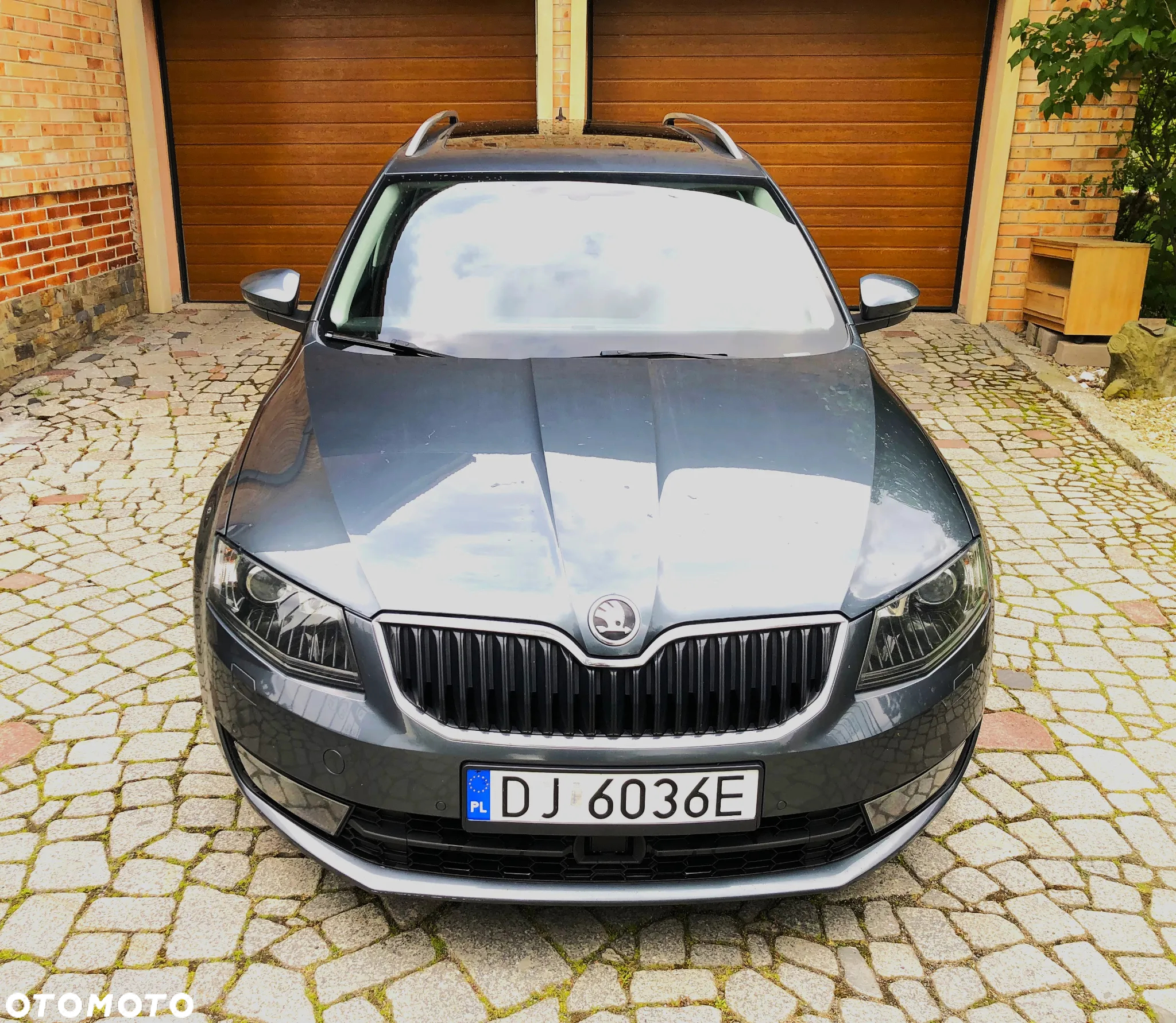 Skoda Octavia Combi 2.0 TDI DSG Style - 2