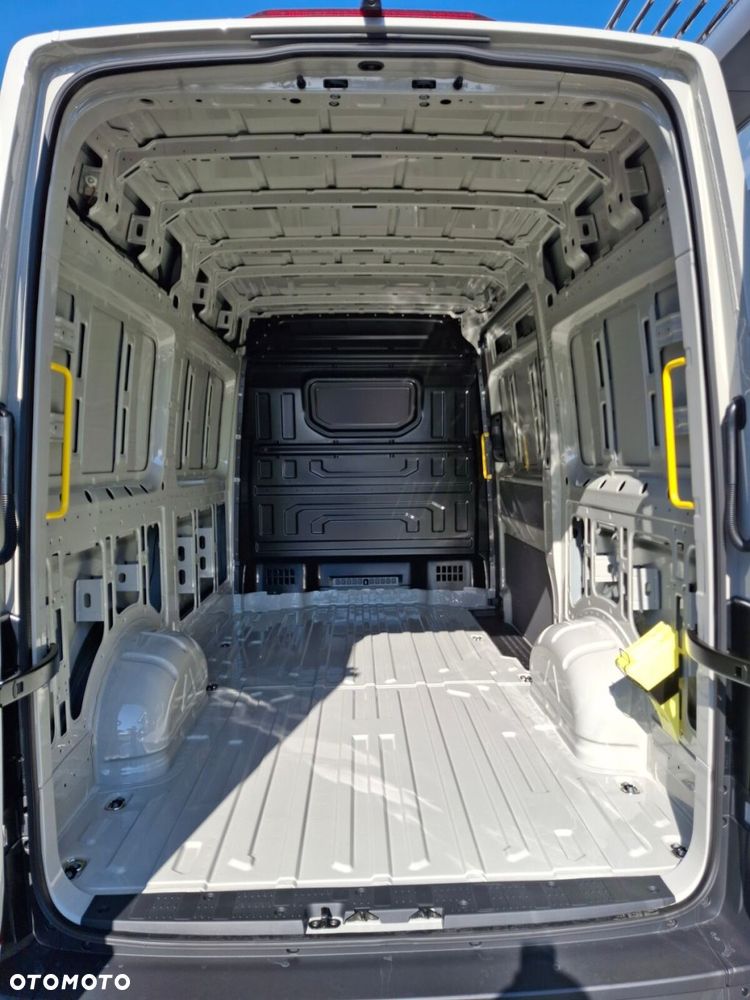 Volkswagen Crafter - 14