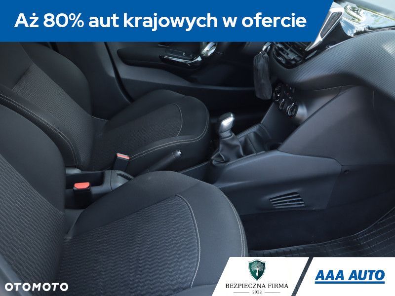 Peugeot 208 - 11
