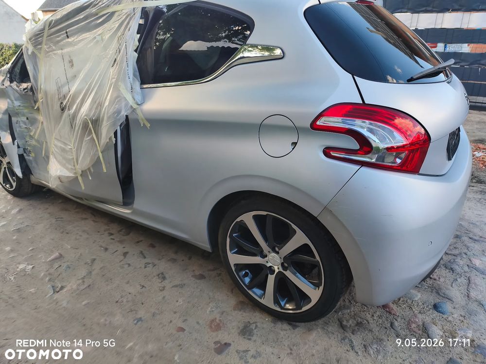 Peugeot 208 120 VTI Allure - 11