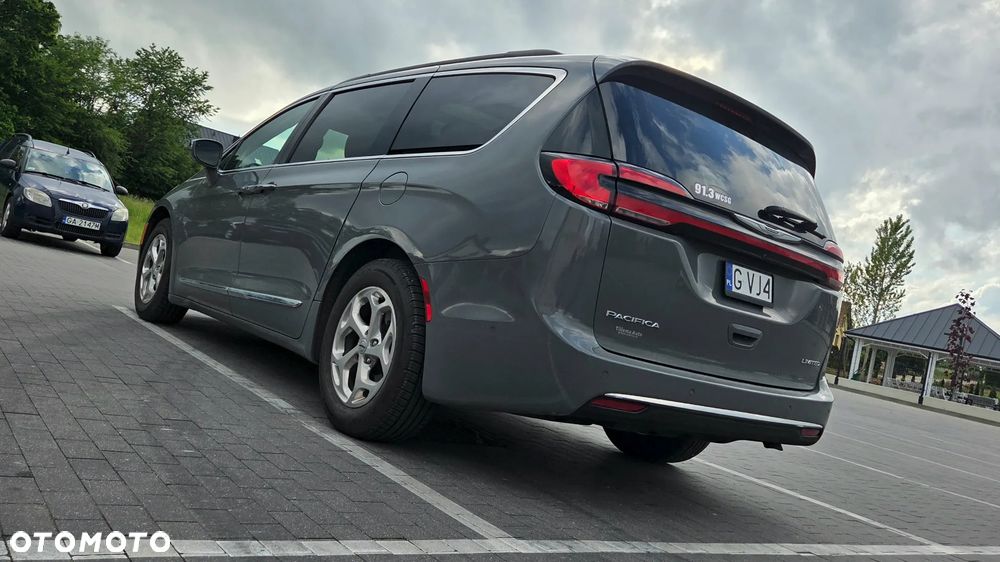 Chrysler Pacifica - 8