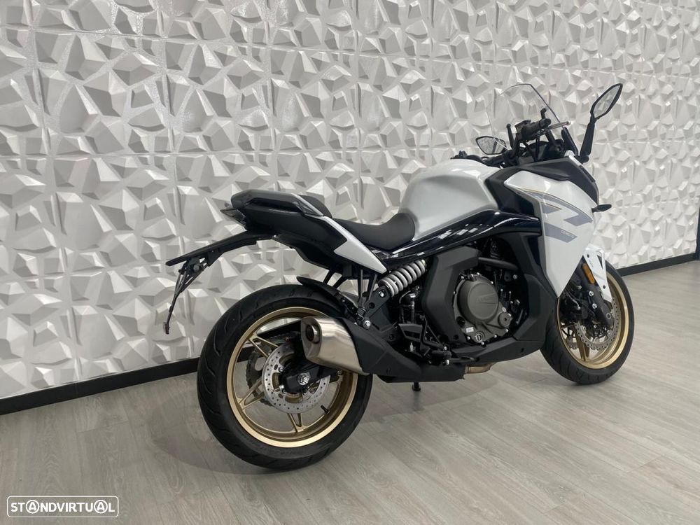 CF Moto 650GT - 3