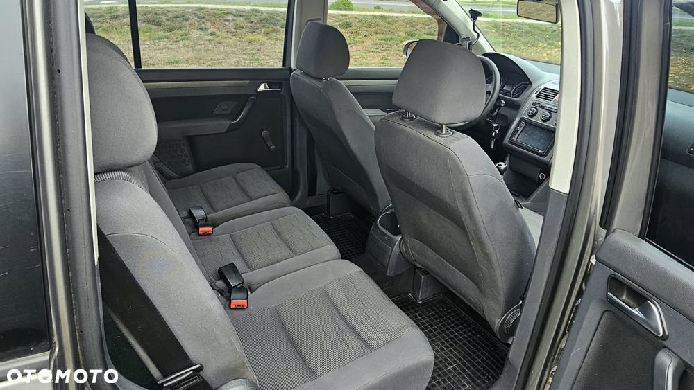 Volkswagen Touran - 13