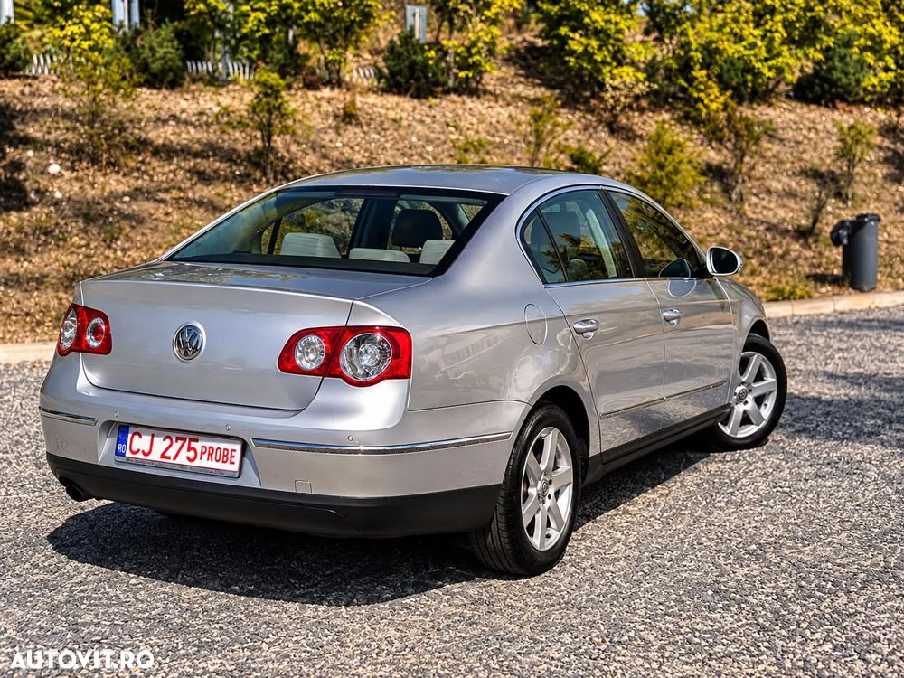 Volkswagen Passat - 4
