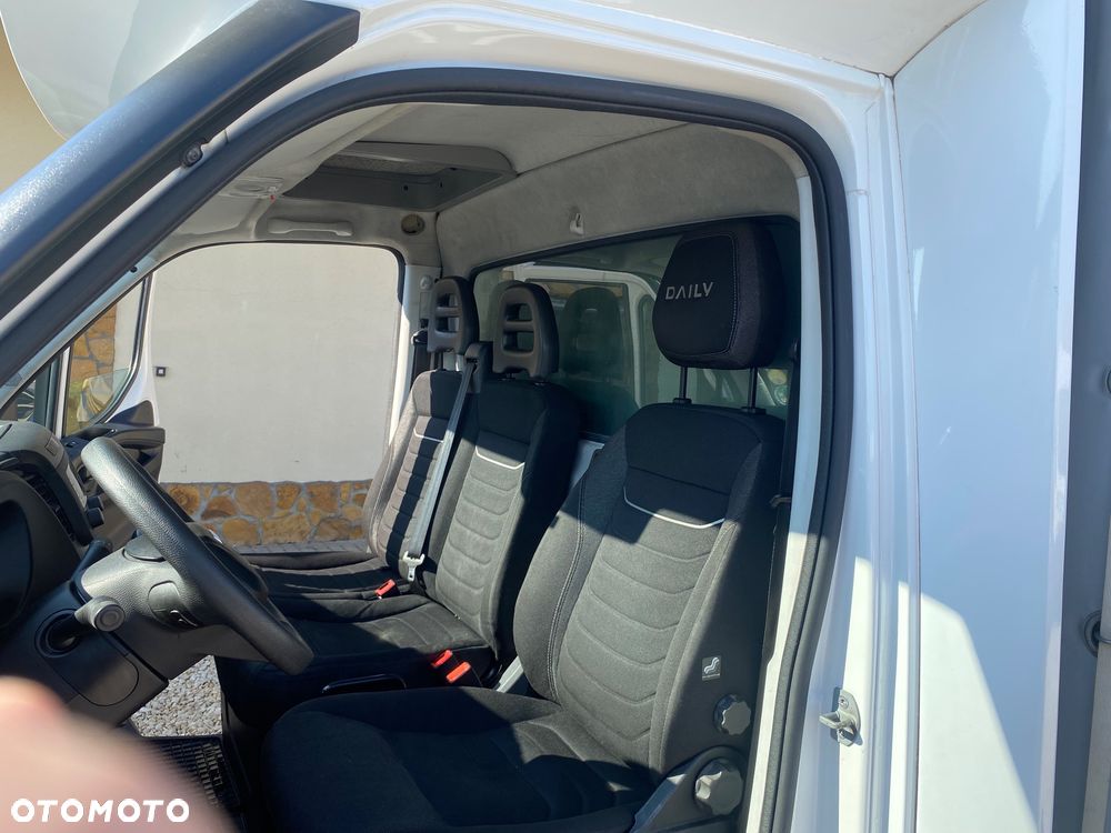 Iveco DAILY 3.0 skrzyniowe, 10-paletowe, zakupione w salonie w Rzeszowie, bezwypadkowe, - 17