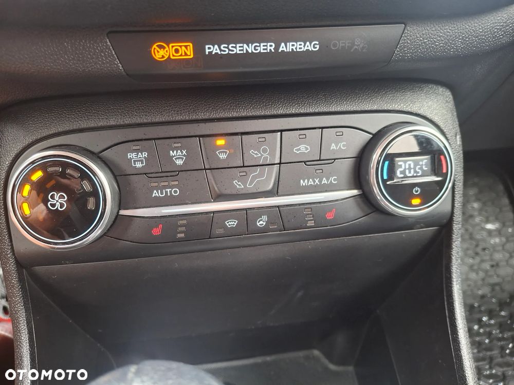 Ford Fiesta 1.0 EcoBoost S&S TITANIUM - 29