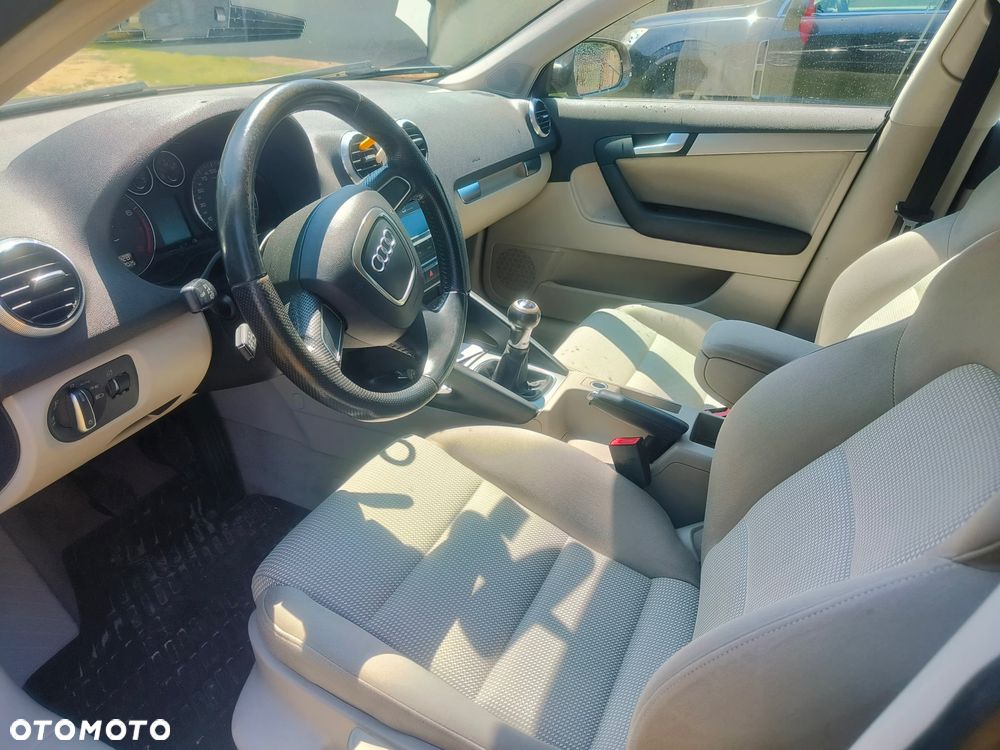 Audi A3 Sportback 1.8 TFSI quattro Attraction - 10