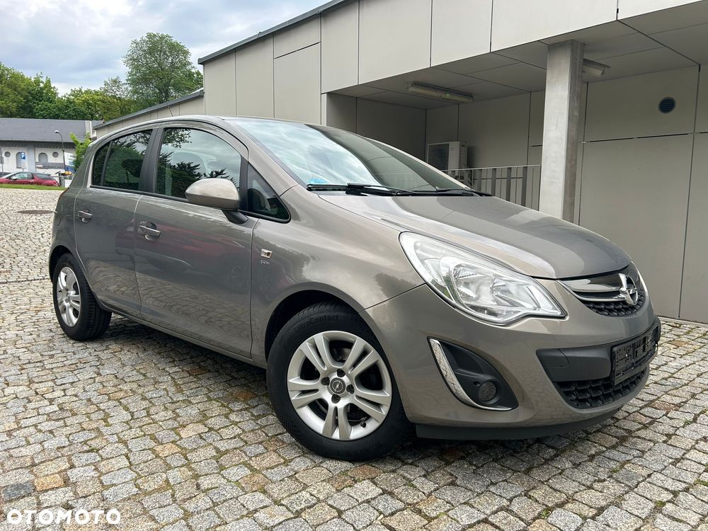 Opel Corsa 1.4 16V Cosmo - 2