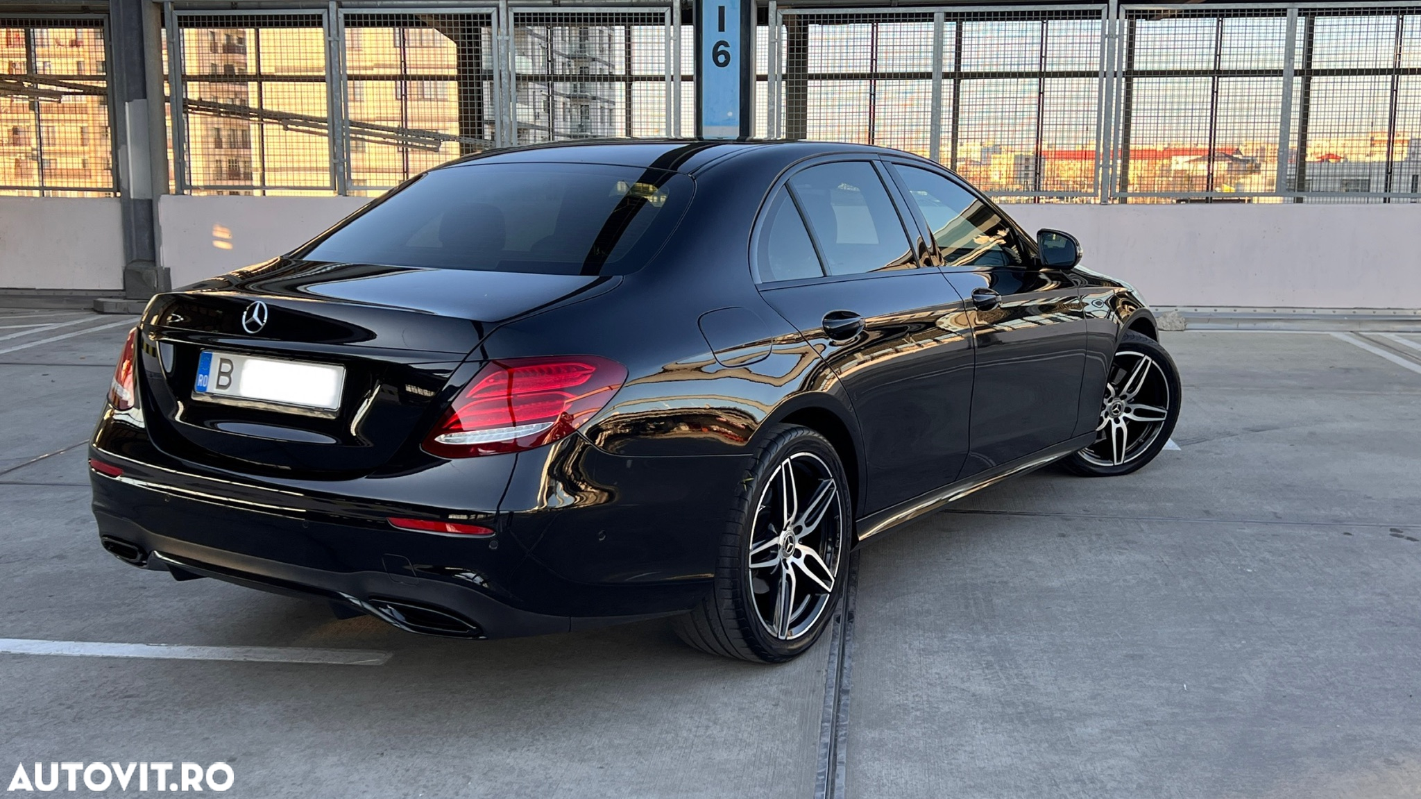 Mercedes-Benz E 220 d 9G-TRONIC AMG Line - 2