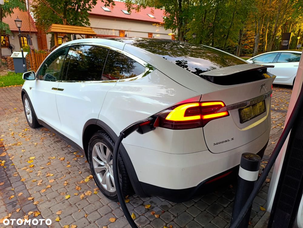 Tesla Model X Long Range Plus - 4