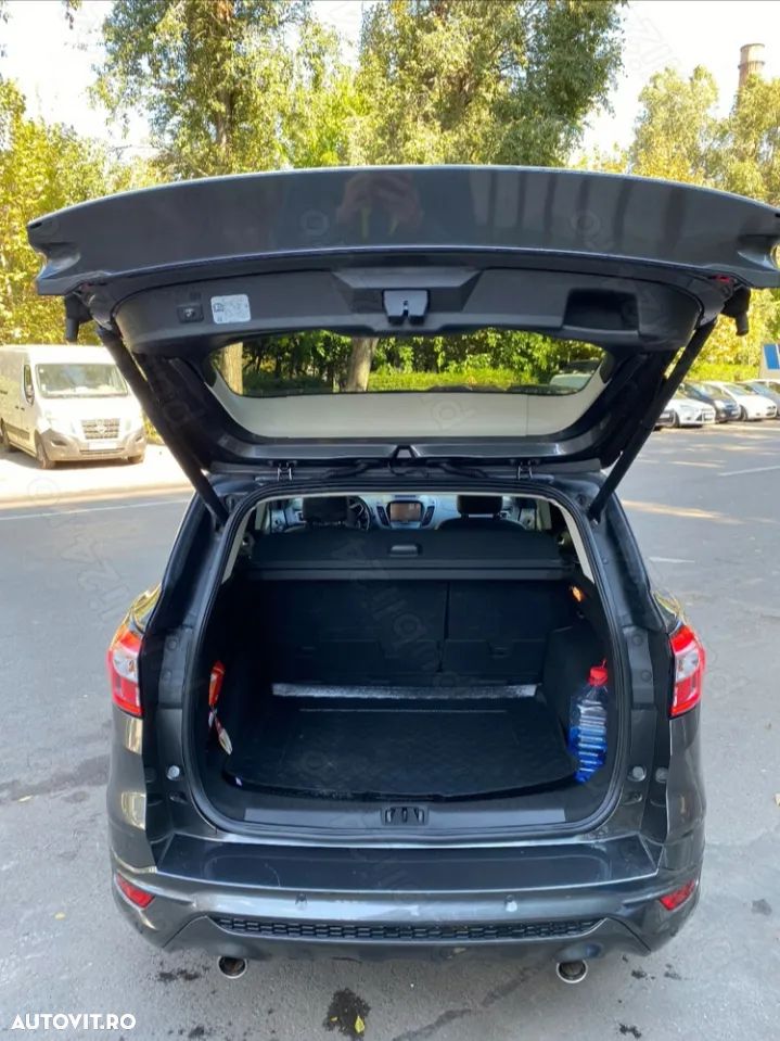 Ford Kuga 2.0 TDCi 4WD Powershift Vignale - 4