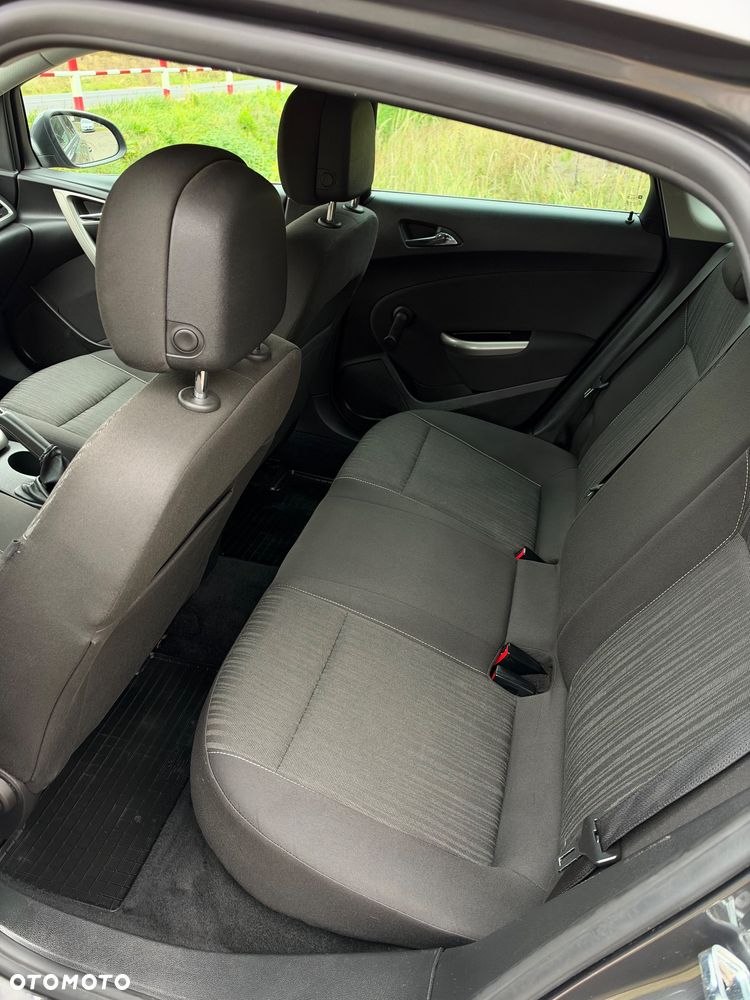 Opel Astra 2011