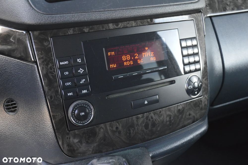 Mercedes-Benz Viano 2010 photo 3