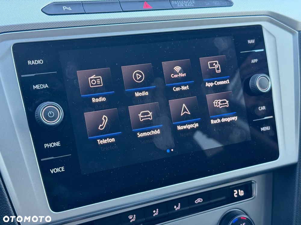 Volkswagen Passat 2.0 TDI SCR DSG Comfortline - 20