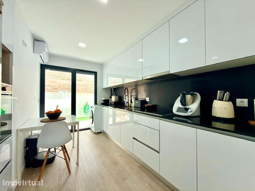 Apartamento T2 com lugar de garagem,Santa Clara - Grande imagem: 3/8