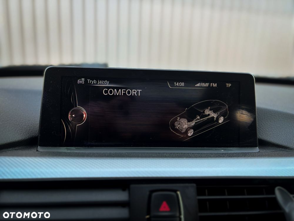 BMW 3GT 318d Sport Line - 32