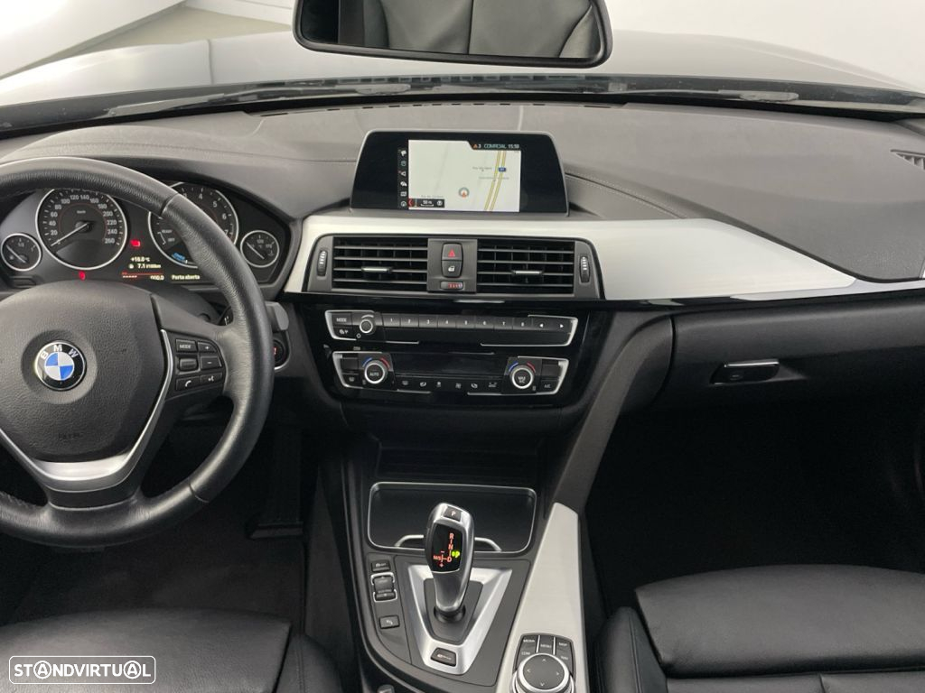 BMW 330 e iPerformance - 10