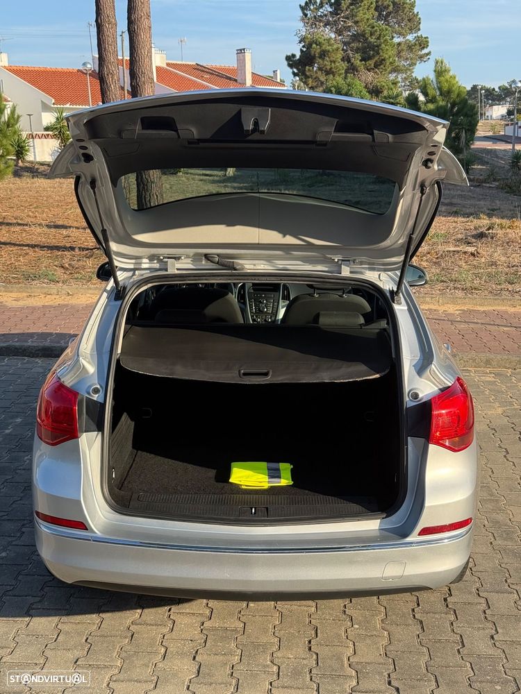 Opel Astra Sports Tourer - 15