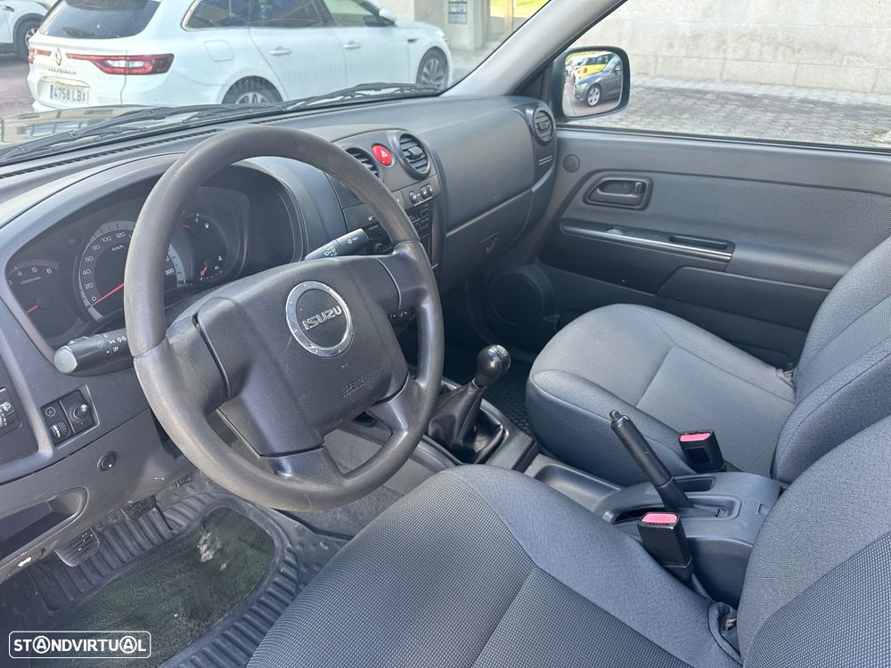 Isuzu D-Max 4x4 Space Cab Custom - 12