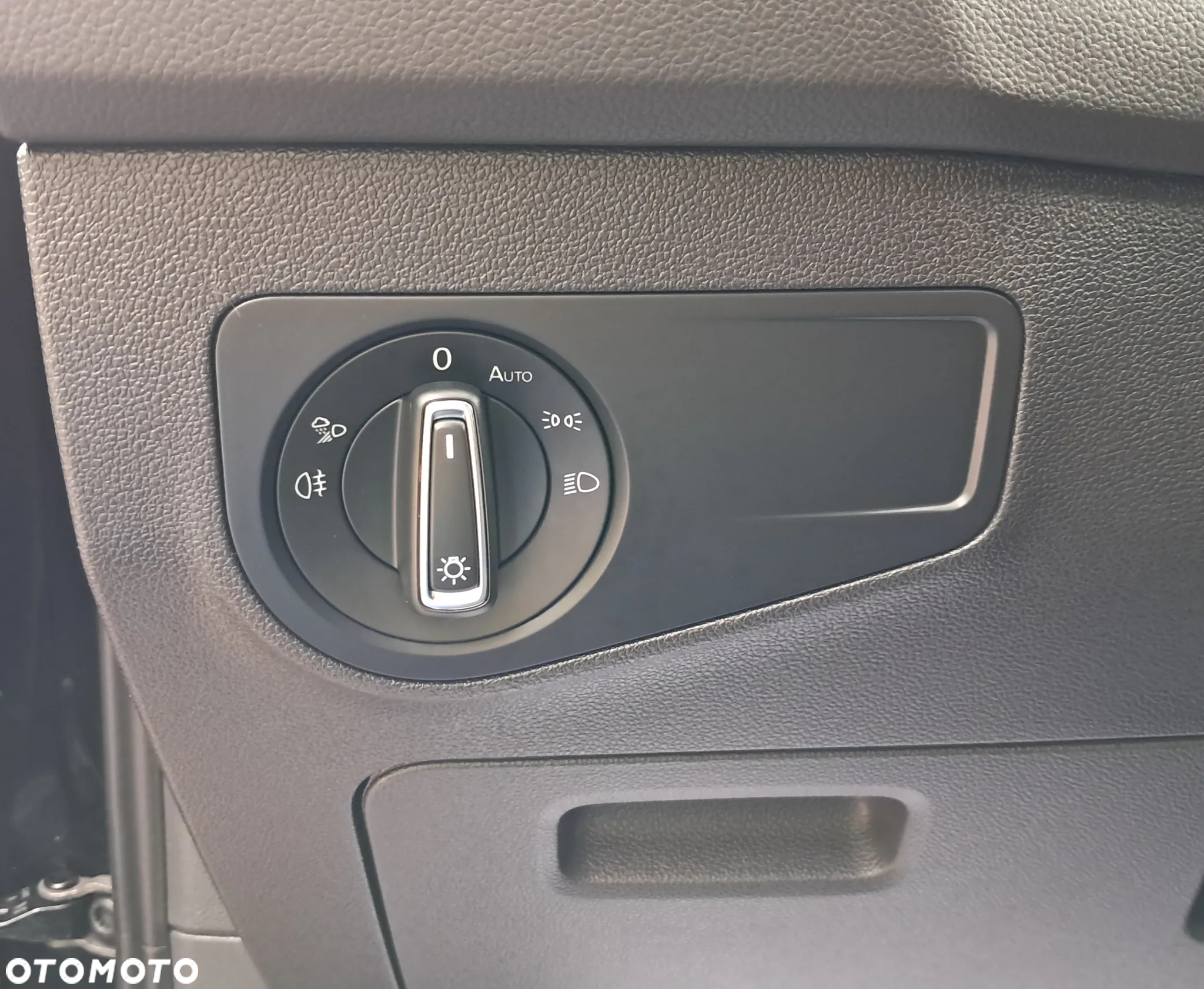 Volkswagen Tiguan 2.0 TDI SCR 4MOTION DSG Elegance - 29