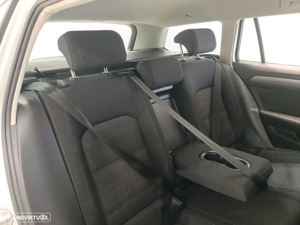 VW Passat Variant 2.0 TDi Confortline DSG - 4
