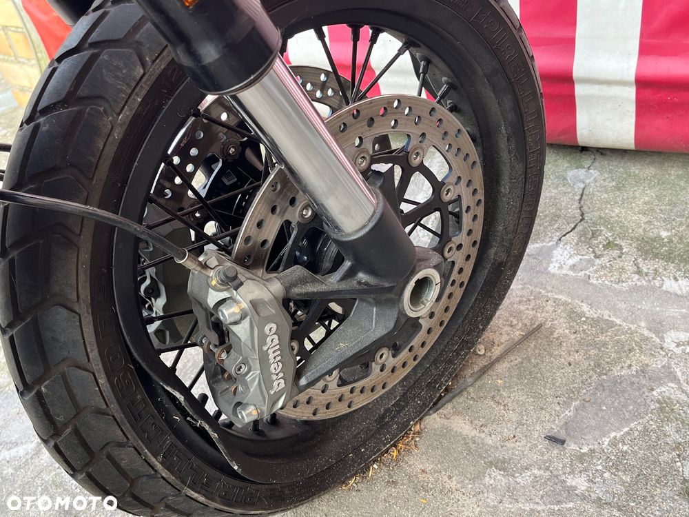 Ducati Scrambler - 11