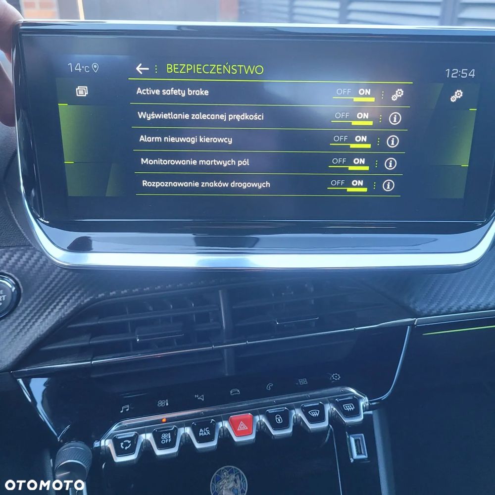 Peugeot 2008 1.2 PureTech GT Line S&S - 9