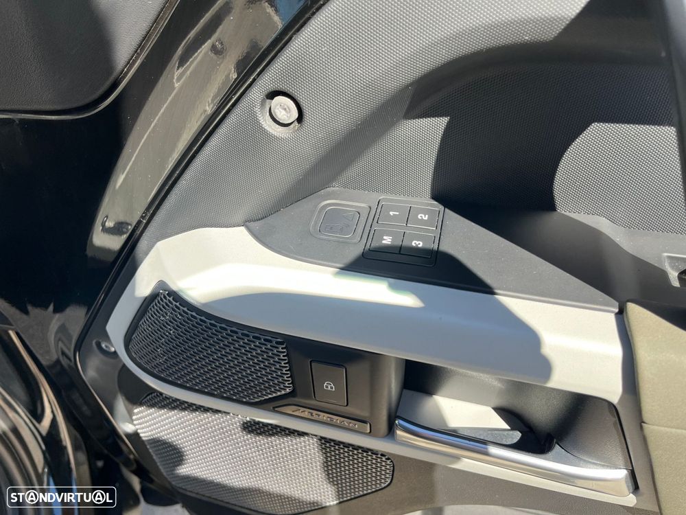 Land Rover Defender 2.0 P400e 110 AWD SE - 48