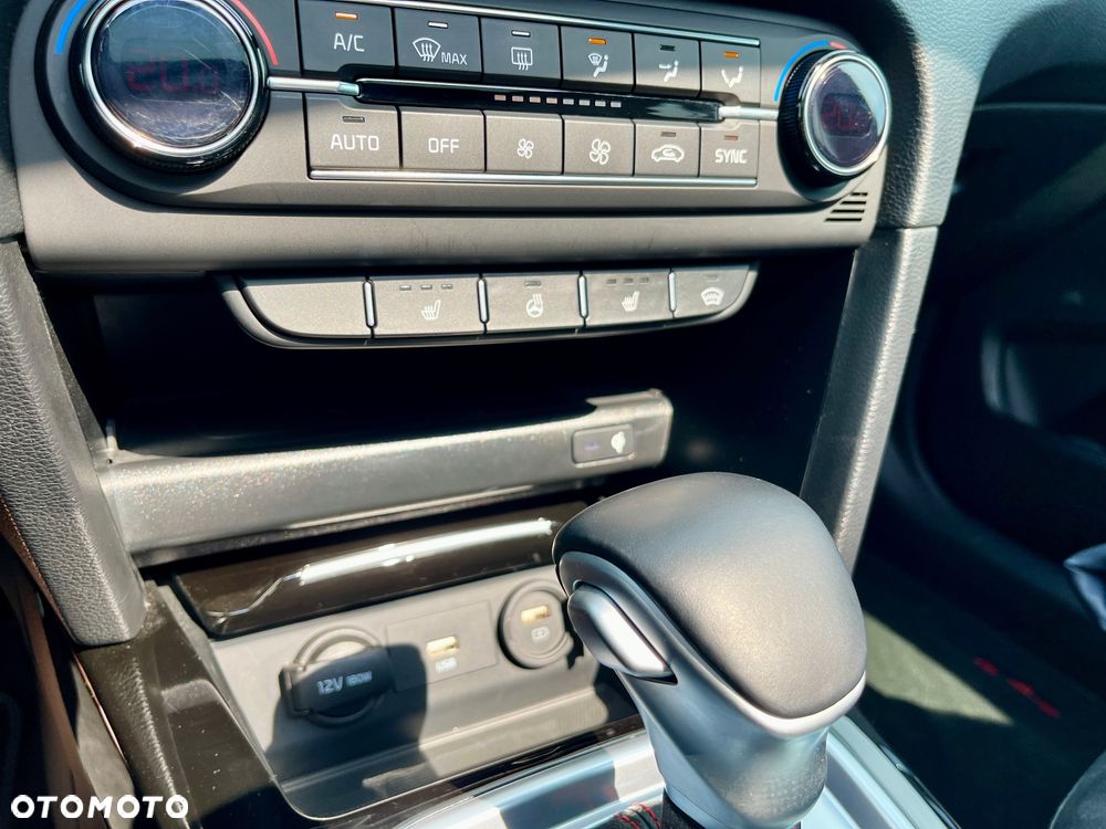Kia ProCeed 1.6 T-GDI GT DCT - 23