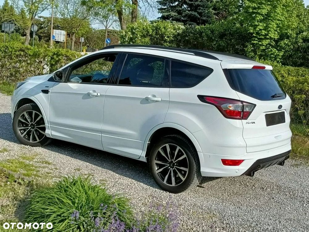 Ford Kuga 2.0 TDCi 2x4 ST-Line - 9