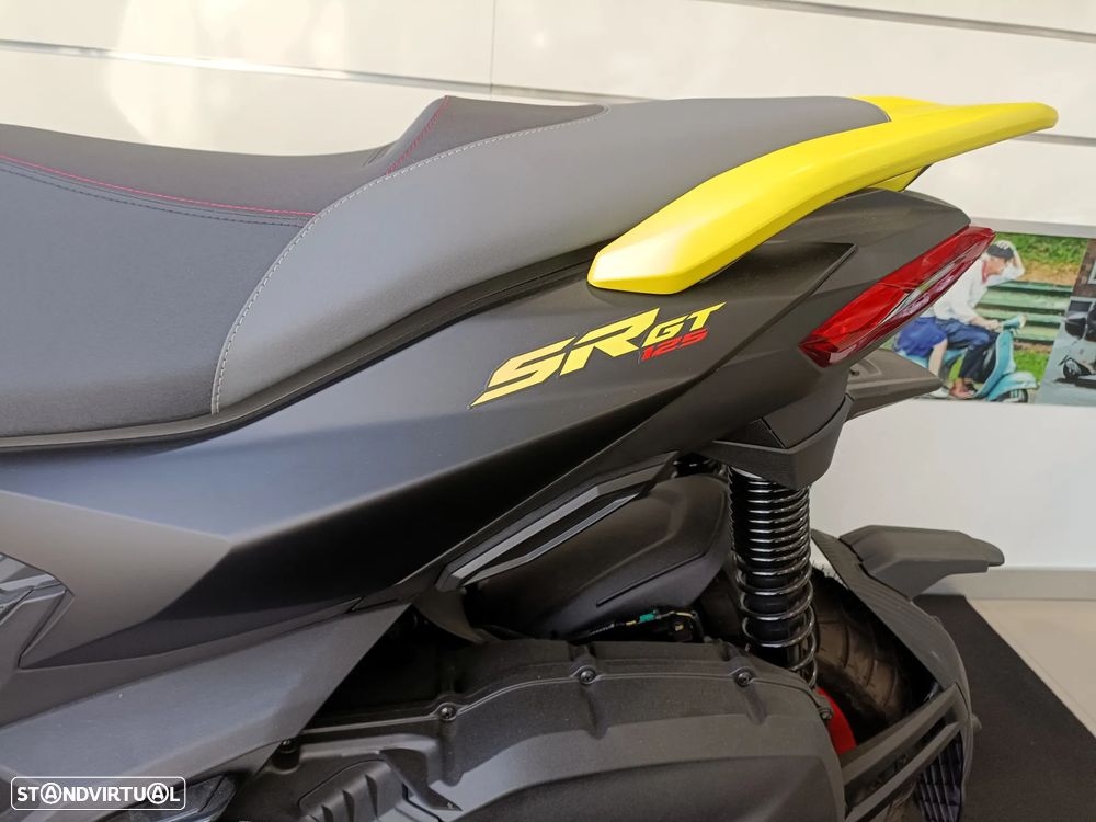 Aprilia SR GT 125 Sport - 2