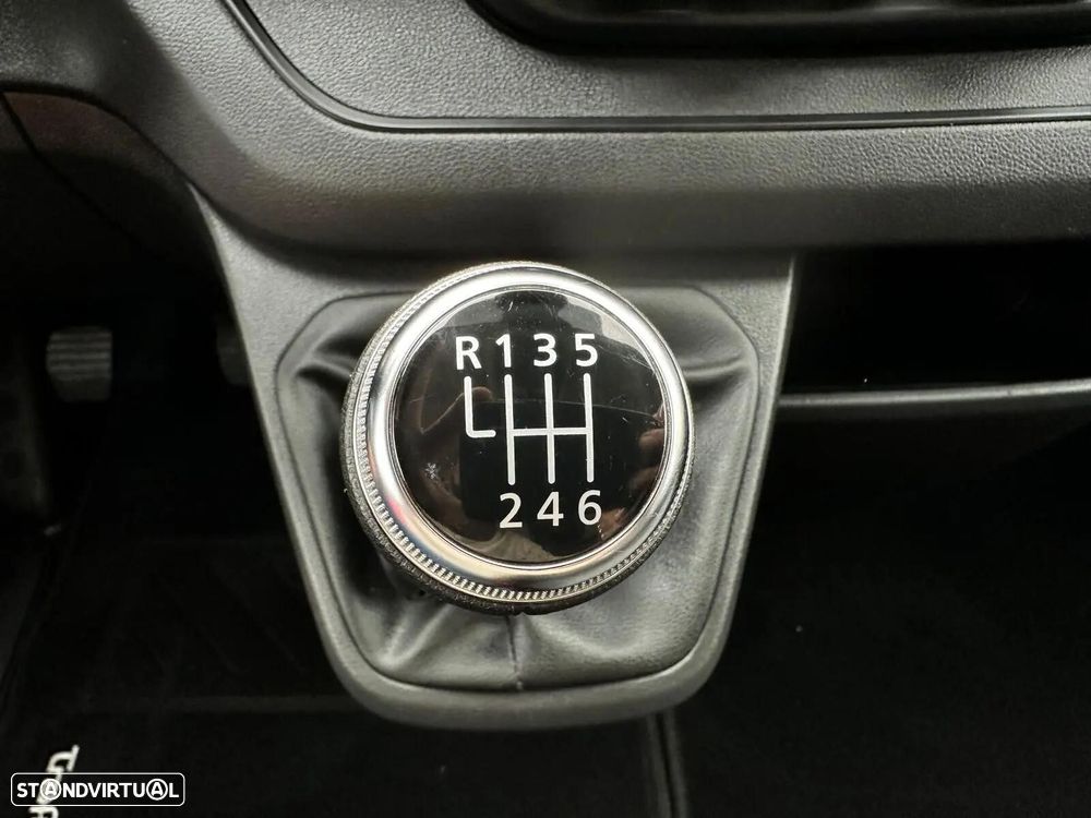 Renault Trafic 2.0 Blue dCi L2 Grand SpaceClass — fotografia 17