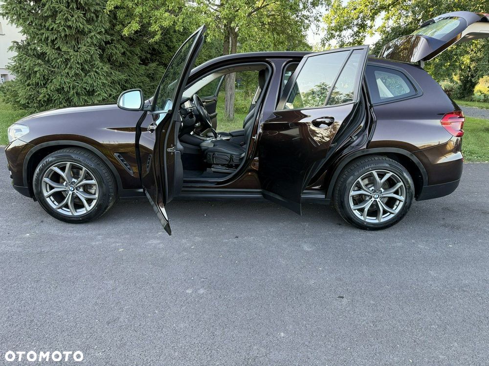 BMW X3 xDrive20i Advantage - 13