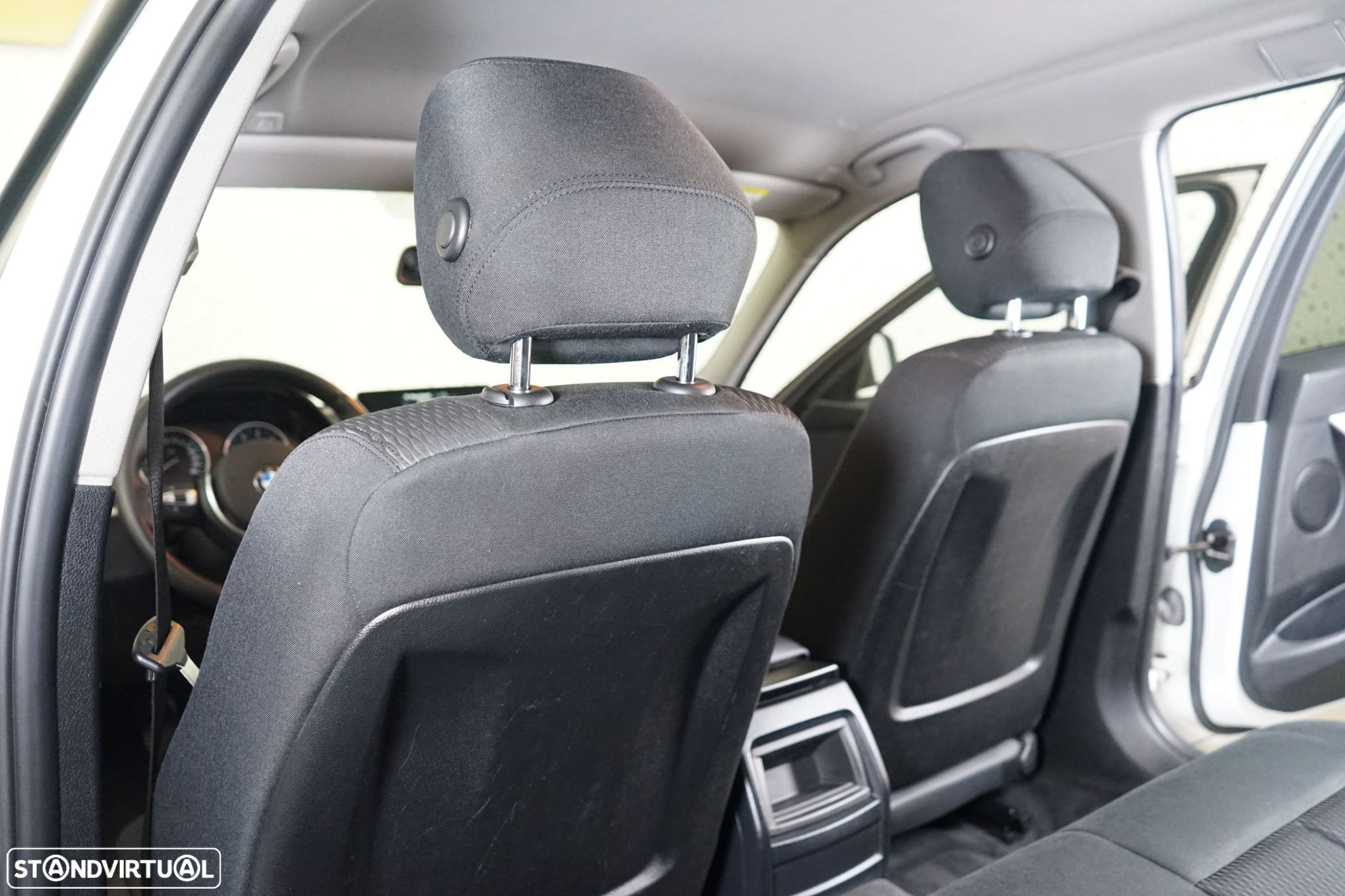 BMW 320 d Touring Auto Exclusive - 40