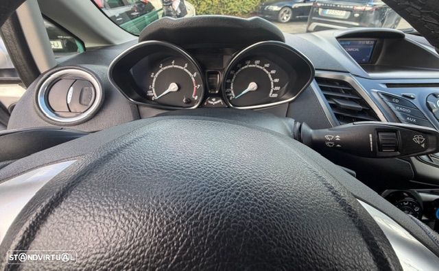 Ford Fiesta 1.0 EcoBoost S&S Titanium - 12