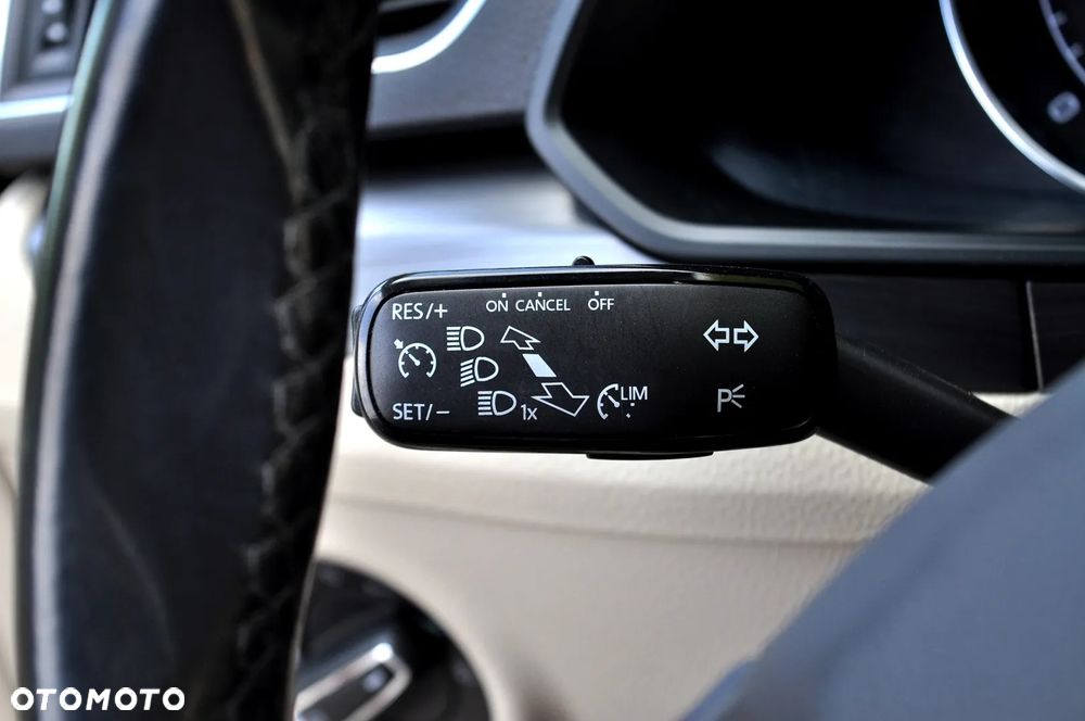 Skoda Superb 2.0 TDI Premium Edition - 38