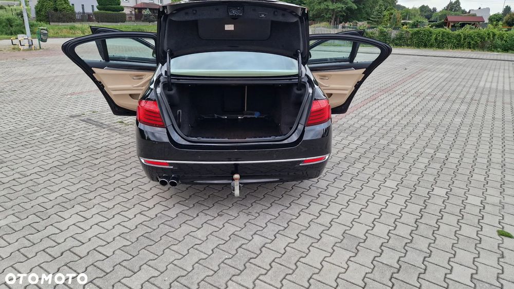 BMW Seria 5 525d Luxury Line - 6