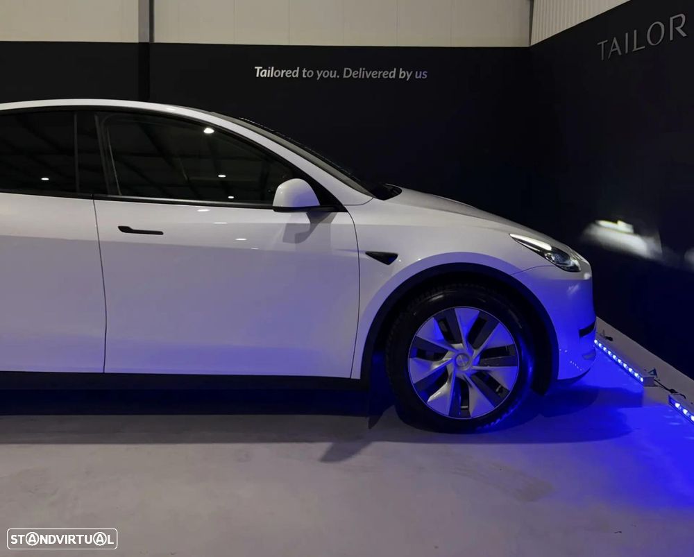 Tesla Model Y Long Range Dual Motor AWD - 30
