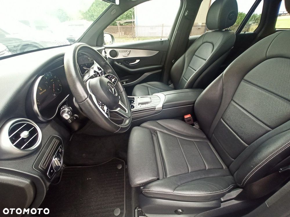 Mercedes-Benz GLC 300 4Matic 9G-TRONIC - 9