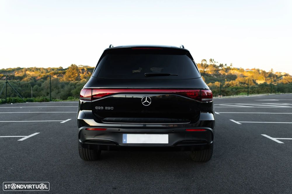 Mercedes-Benz EQB 250 AMG Line - 14