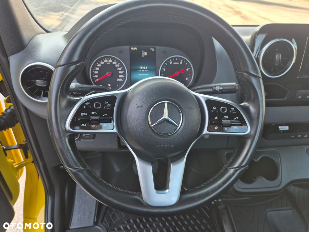 Mercedes-Benz Sprinter - 20