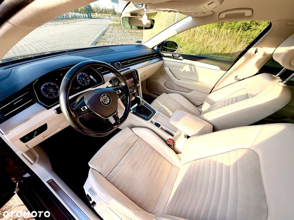 Volkswagen Passat 2.0 TDI BMT Highline DSG - 11