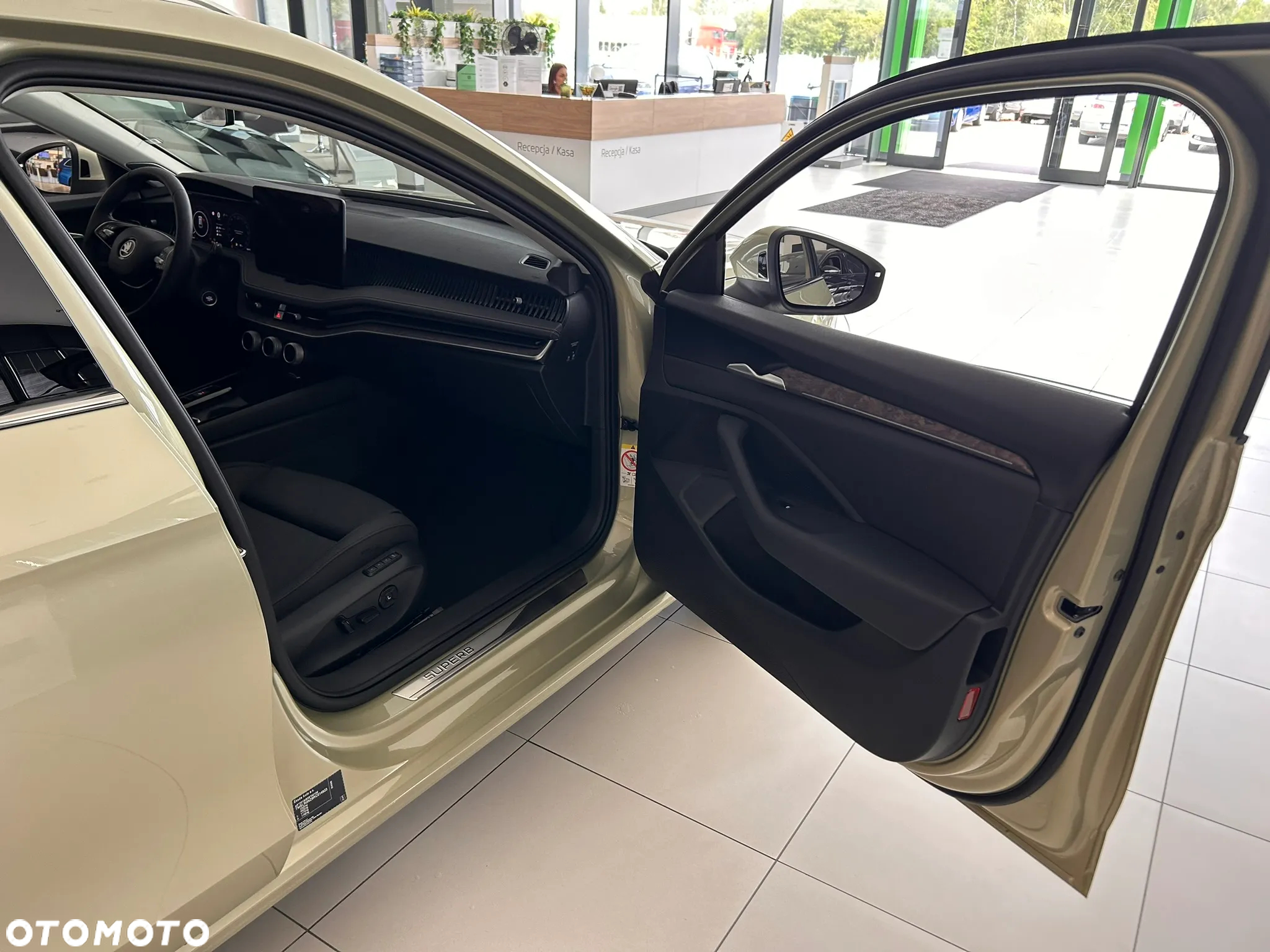 Skoda Superb 2.0 TDI SCR 4x4 L&K DSG - 21