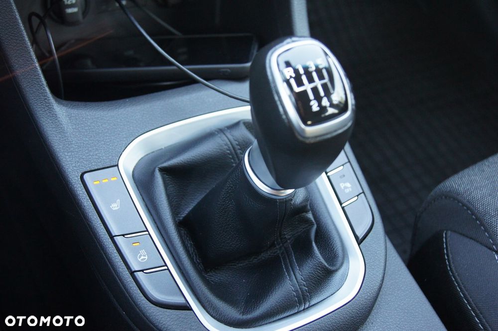 Hyundai i30 1.6 D Comfort - 14