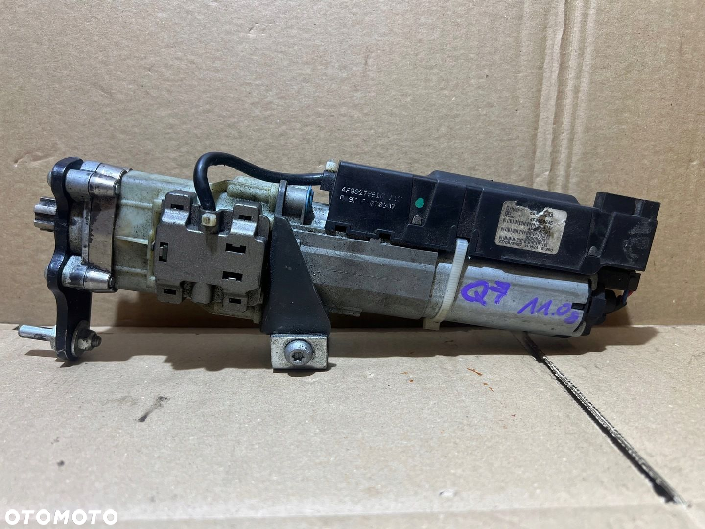 AUDI Q7 4L SIŁOWNIK ELEKTRYCZNY KLAPY BAGAŻNIKA LEWY 4F9827851F - 5
